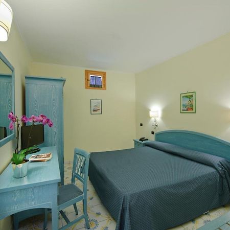 Hotel La Pergola Amalfi Esterno foto