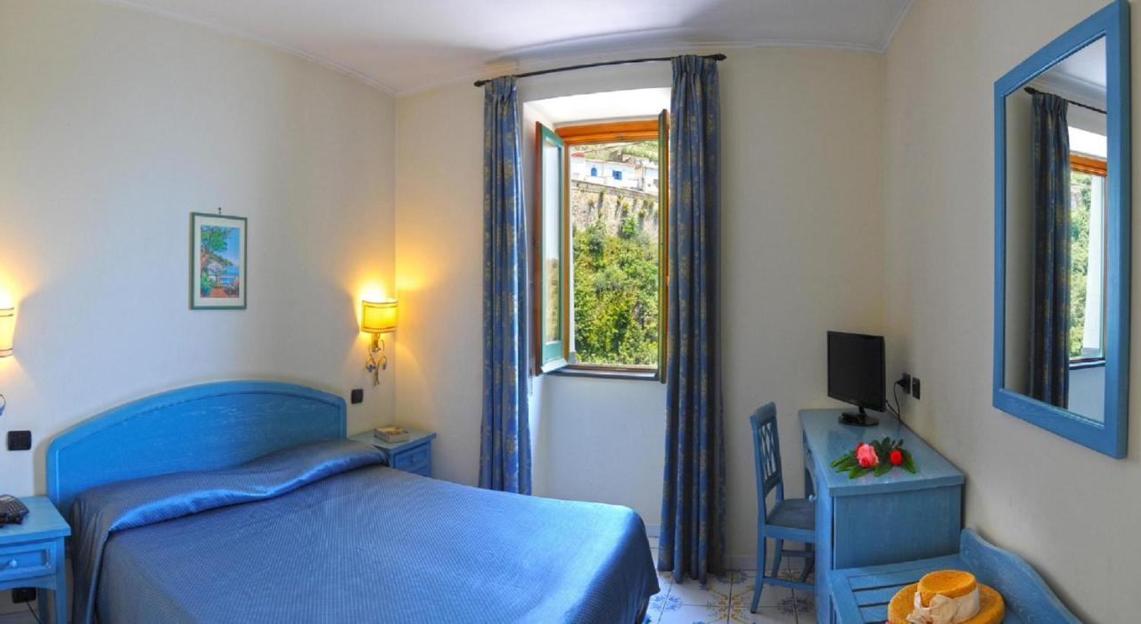 Hotel La Pergola Amalfi Esterno foto