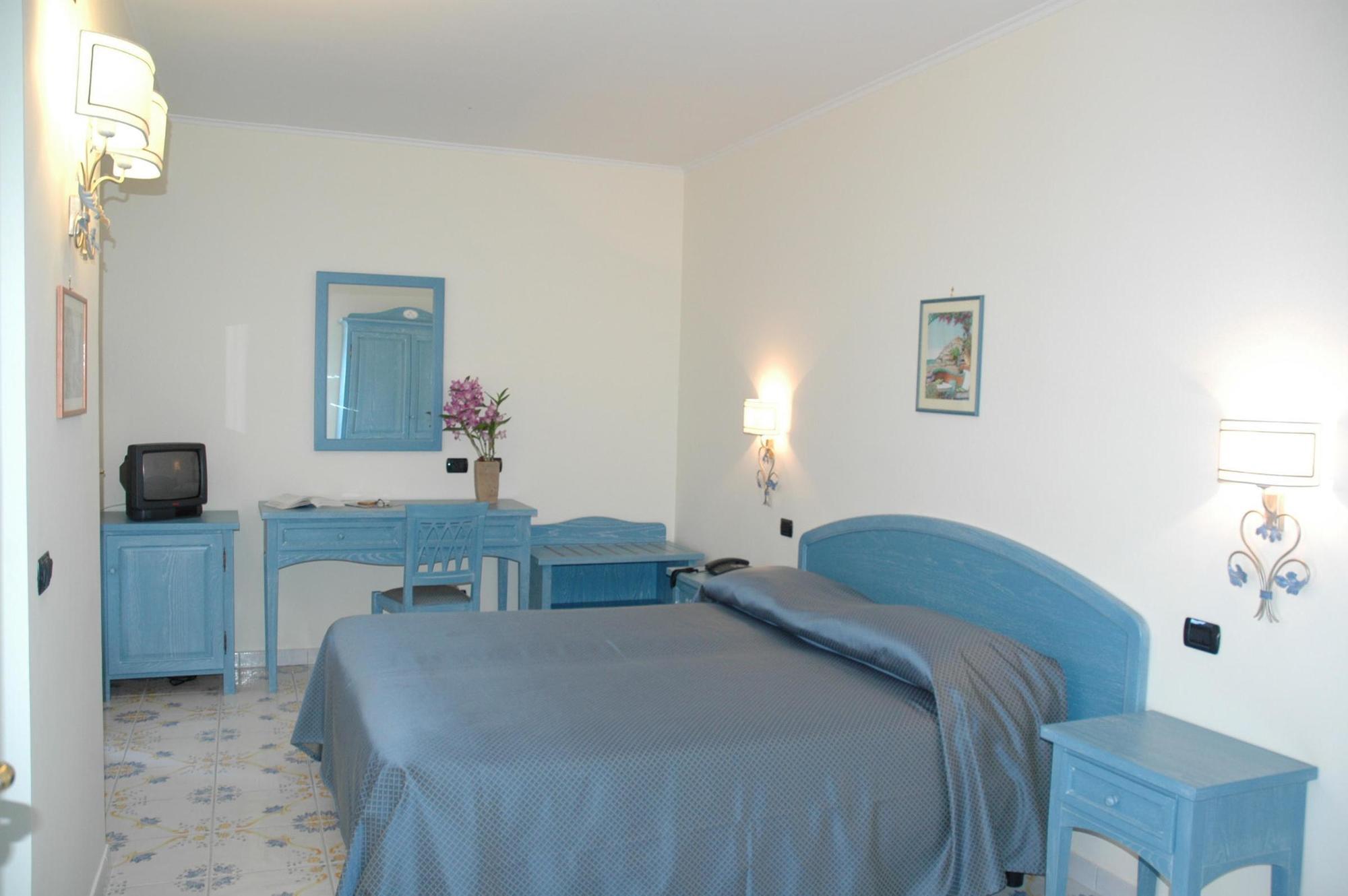 Hotel La Pergola Amalfi Esterno foto